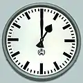 CTW-Nebenuhr mit Zifferblatt mit „DIN-Balken“ und „Herzzeiger“