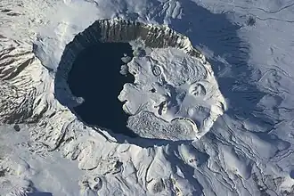 Krater des Nemrut Dağı Bild aus dem Orbit (Februar 2001)
