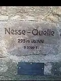 Die neue Einrahmung der Nessequelle.