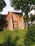 Mauer mit Wiekhausresten