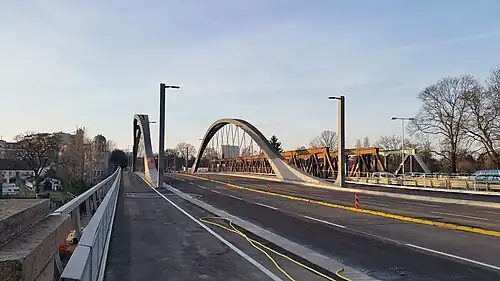 Fahrbahn