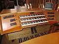 Spieltisch der Orgel