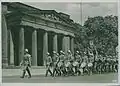 Musikkorps der Wehrmacht vor der Neuen Wache in Berlin