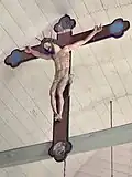 Kruzifix von 1643 im Deckengewölbe