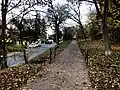 Hangseitiger Gehweg entlang der Ottingerwiese