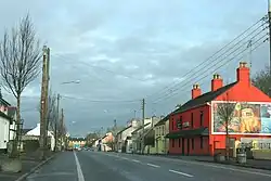 Newtown Forbes, Main Street