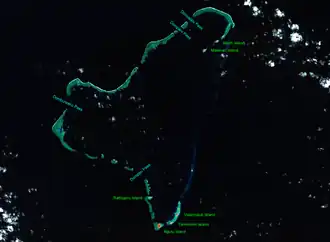 NASA-Satellitenbild in Falschfarben, mit Inselnamen ergänzt