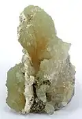 divergentstrahliges Aggregat, Grünfärbung durch Nickel