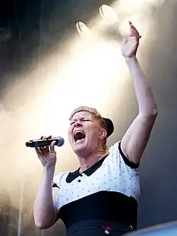 Nicole Bernegger am Openair auf dem Bundesplatz 2013