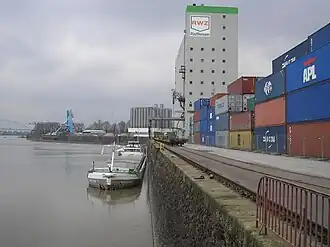 RWZ Silo im Hafen Niehl I