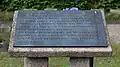 Gedenktafel für ein „Heim“ auf dem Friedhof Nienhagen