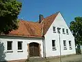 Volksschule(Lindenweg Straßenseite)