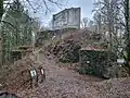 Ansicht des Zugangs der Ruine