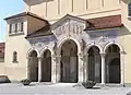 Aussegnungshalle gegen Osten, zum Friedhof gerichtet; Fresken Jugendstil, byzantinisch-frühchristlich inspiriert