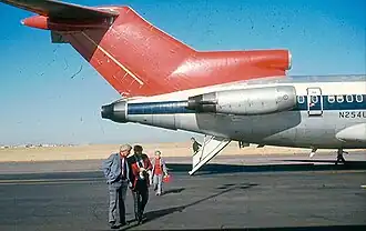 Flugzeugeigene Hecktreppe (airstair) am Heck einer Boeing 727 der Northwest Airlines