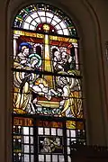 Christi Geburt, auch als Weihnachtsfenster bezeichnet, im unteren Teil: Übergabe der Gesetzestafeln an Moses; Querschiff[12]