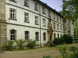 Schloss Theres (ehem. Klostergebäude), Westseite mit Haupteingang, nach Plänen von Joseph Greissing.