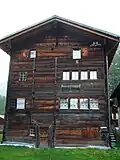 Altes Haus neben der Dorfkapelle