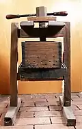 Holzspindel, Bietkasten