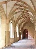 Rippenmuster im Kreuzgang-Gewölbe