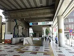 Zugang zur U-Bahn