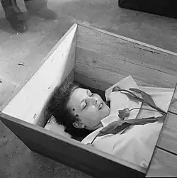 Aufbahrung von Cornelia Bosch, 11. April 1945