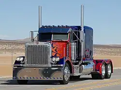 Peterbilt 379 – erschien als Optimus Prime im Film Transformers