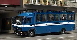 Ein Mercedes-Benz LK-Polizeibus, eingesetzt von der Stadtpolizei Zürich in der Schweiz.