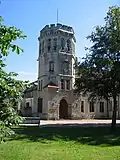 Schloss Maarjamäe. Heute Sitz des Estnischen Geschichtsmuseums