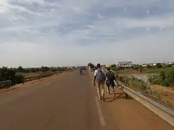 Ortsausgang Diboli an der Grenze zum Senegal