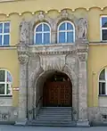 Portal des (ehem.) Realgymnasiums in München-Schwabing