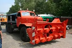 Restaurierte Schneefräse vom Typ D-470 auf einem Oldtimertreffen (2009)