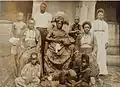 Oba Ovonramwen mit Familie im Exil 1912
