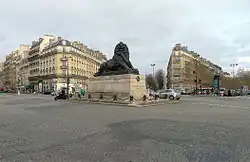 Der Platz mit der Statue des Löwen von Belfort