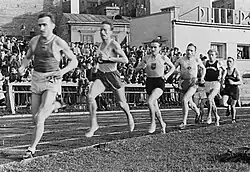 András Csaplár – hier bei einem Rennen in Warschau 1939 an vierter Stelle liegend&nbsp;– wurde&nbsp;Siebter