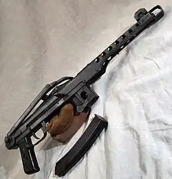 PPS-43 mit Kombination aus Mündungsbremse und Kompensator