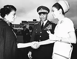 Staatsbesuch in Indien 1970: das iranische Kaiserpaar mit Premierministerin Indira Gandhi (links)