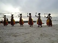 Frauen bei einem traditionellen Tanz