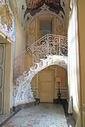 Treppe in Form einer Meereswelle