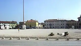 Piazza Grande – Hauptplatz der Kleinstadt