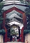 Eingang zur Wayfarers Chapel