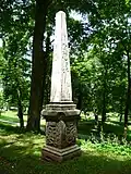 Obelisk von der Allee zum Lohplatz
