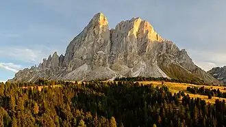 Sonnenuntergang am Berg im Herbst 2019