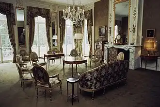 Louis-seize-Salon