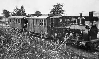 Reproduktion eines Schwarz-Weiß-Abzuges: Personenzug der Stolper Kreisbahn