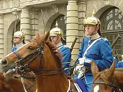 Die schwedische Svea Livgarde trägt einen Kürassierhelm in der klassisch-preußischen Form.