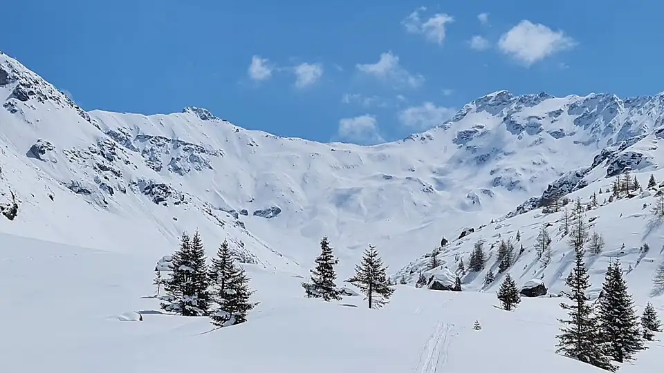 Piz Laviner (l.) und Piz Jenatsch, von der Val d’Err aus aufgenommen.