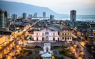 Paseo Baquedano und Plaza Arturo Prat