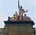 Apotheose des Wissens auf dem Hauptgebäude der Technischen Universität Warschau