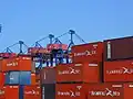 Container der Hamburg-Süd auf dem TECON Containerterminal